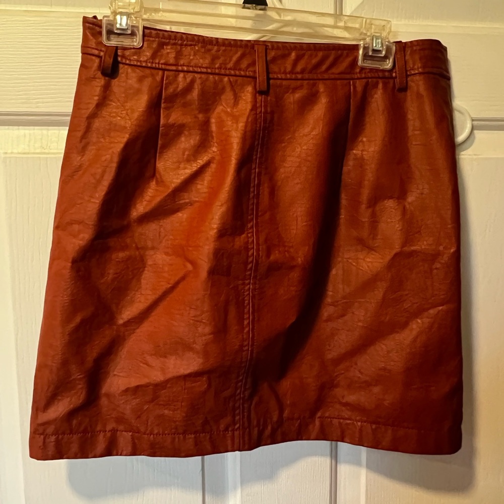 Faux leather skirt - Picture 1 of 4
